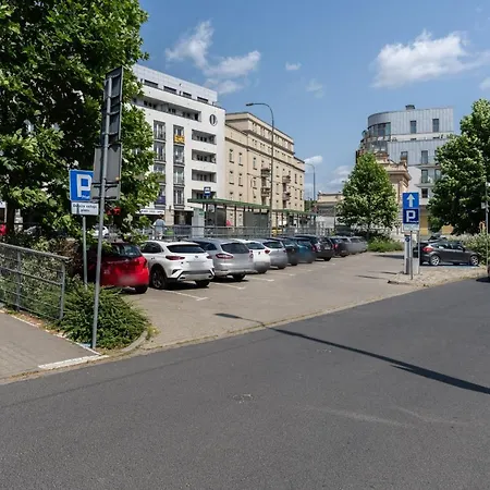 Scandi Male Garbary Piaskowa Near Old Market Square By Renters *