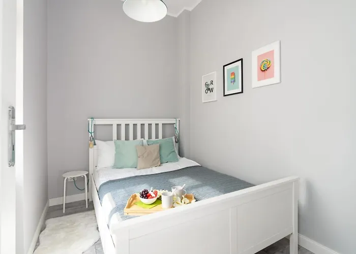 Scandi Male Garbary Piaskowa Near Old Market Square By Renters Poznan