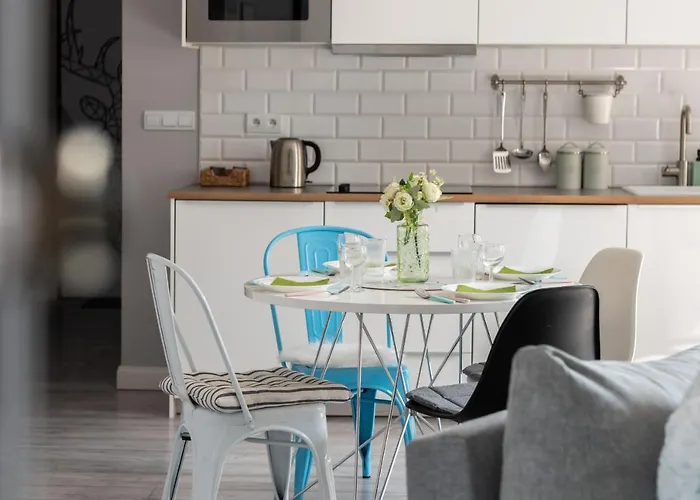 Scandi Male Garbary Piaskowa Near Old Market Square By Renters Apartamento