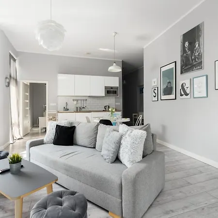 Scandi Male Garbary Piaskowa Near Old Market Square By Renters Apartment Poznan
