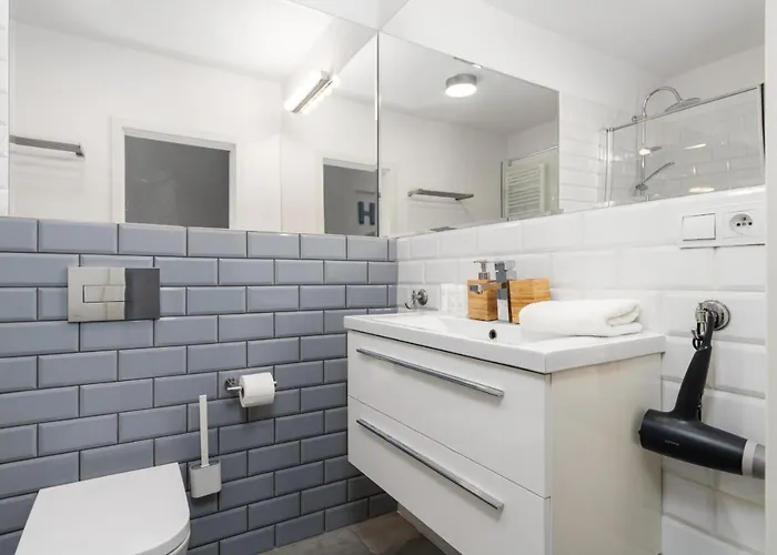 Scandi Male Garbary Piaskowa Near Old Market Square By Renters * ポズナン